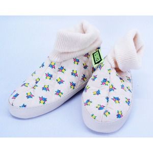 Vintage Love Mates Slippers Womens 6.5 to 7.5 Medium Slip on Bootie Tan W Floral